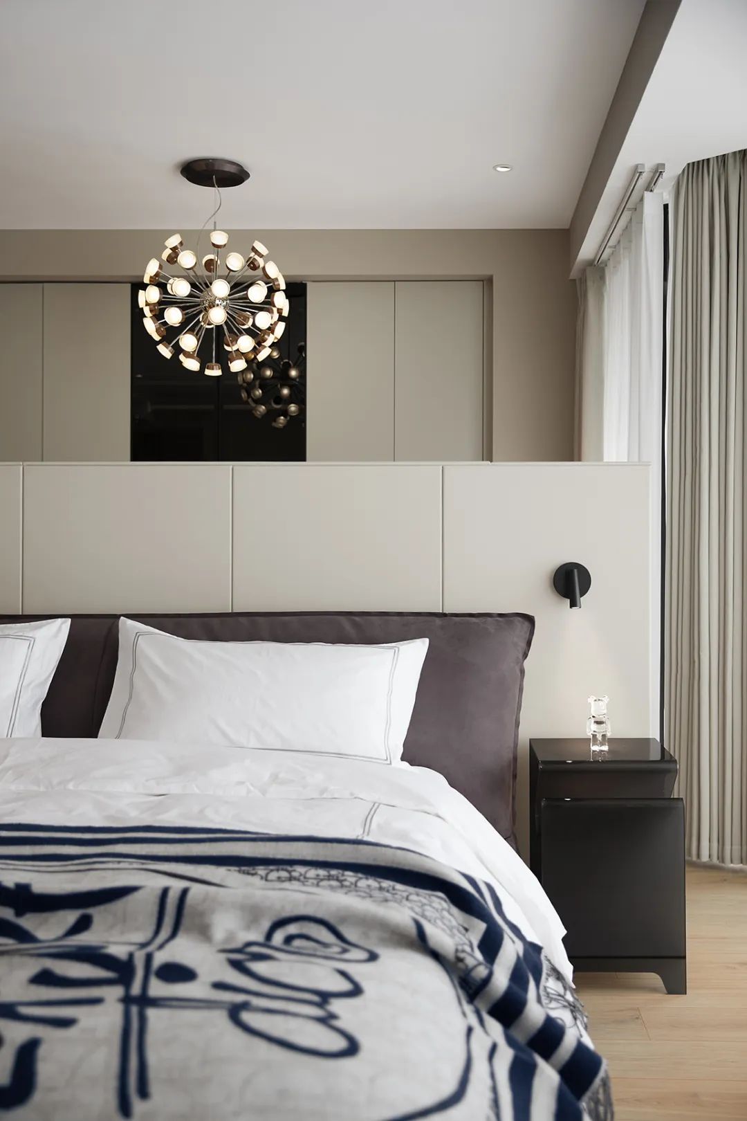 小兩口住躍層還能裝出溫度？細節精準把控詮釋大而不空