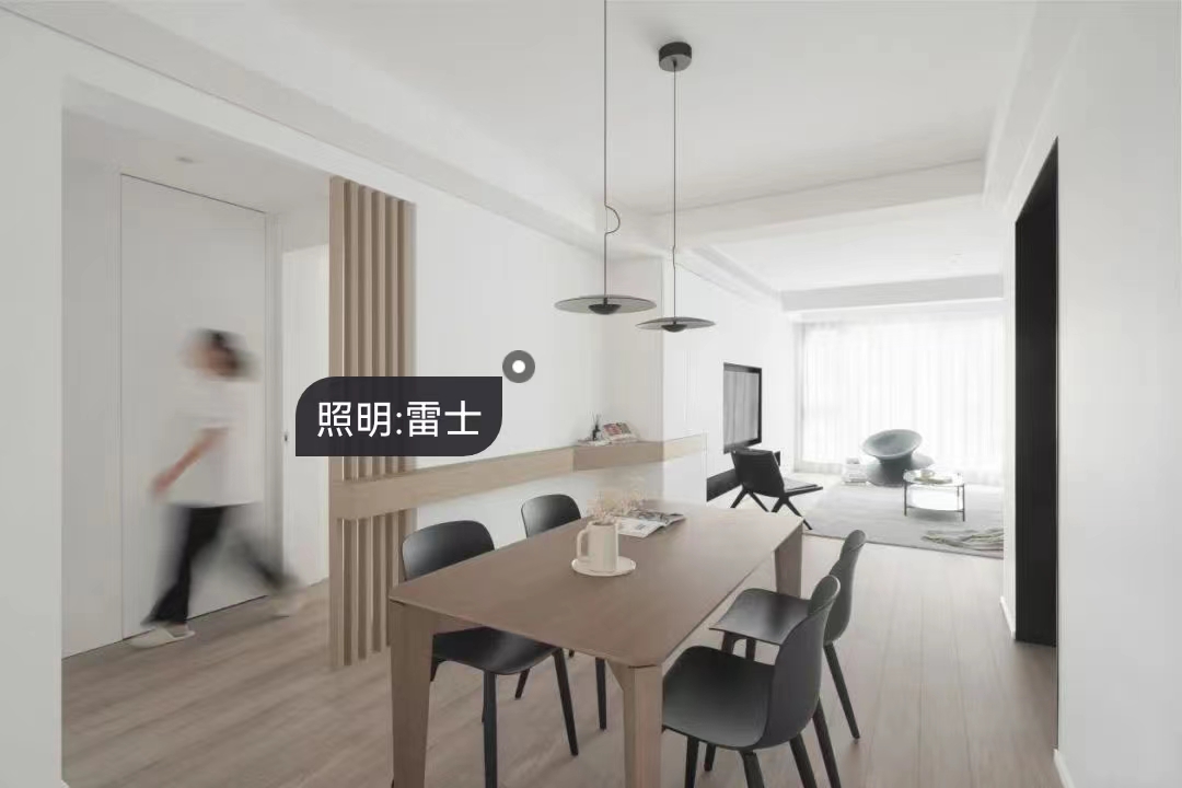 工作如此繁雜，居家何不簡單一些？三口之家的極簡美宅