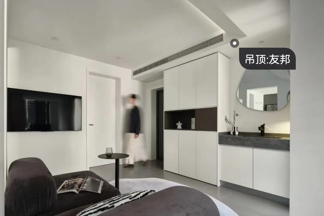 輕墨淡彩丨鏟屎官的前衛(wèi)自宅，黑白濾鏡下的獨(dú)居日常