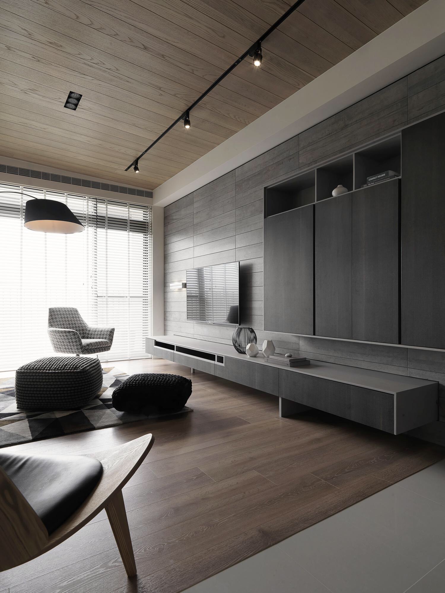 材質(zhì)限定功能邊界丨玻璃書(shū)房——暗系家裝里的一道光