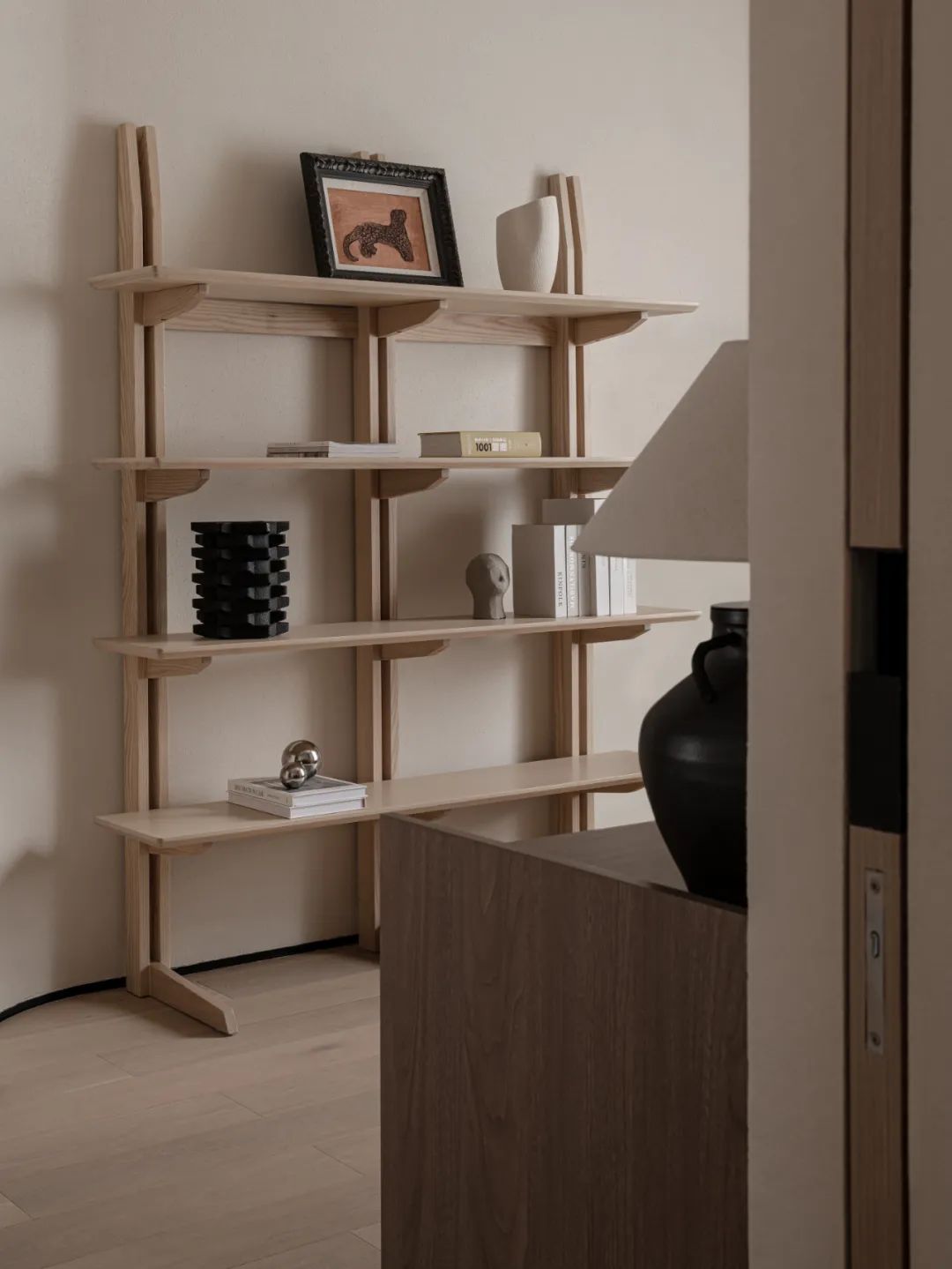 樸素用色大膽拆改丨健身房、衣帽間，他家“圓潤(rùn)”又全能