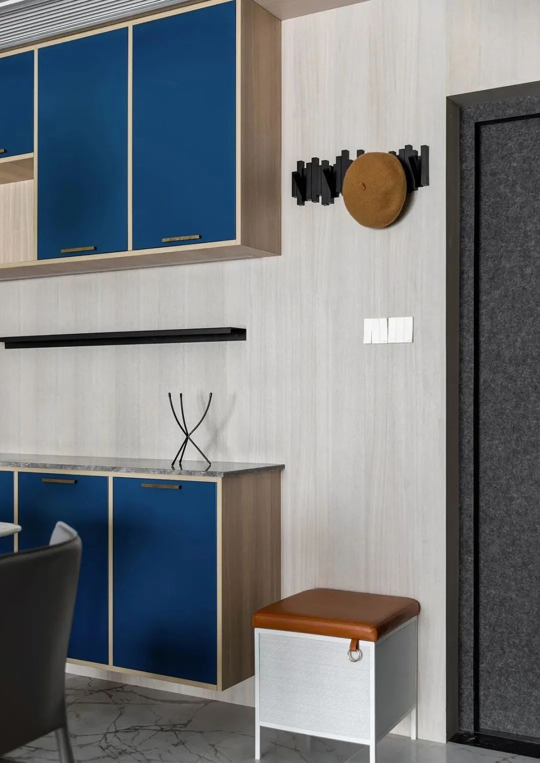 空間塑成彩色積木，只為滿足二位公主的少女心