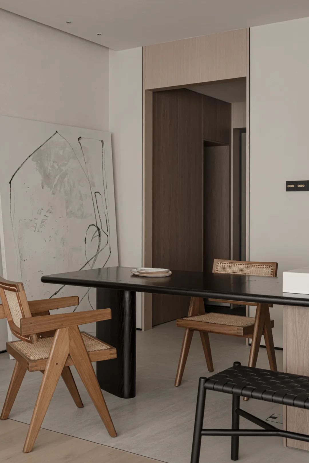 樸素用色大膽拆改丨健身房、衣帽間，他家“圓潤(rùn)”又全能