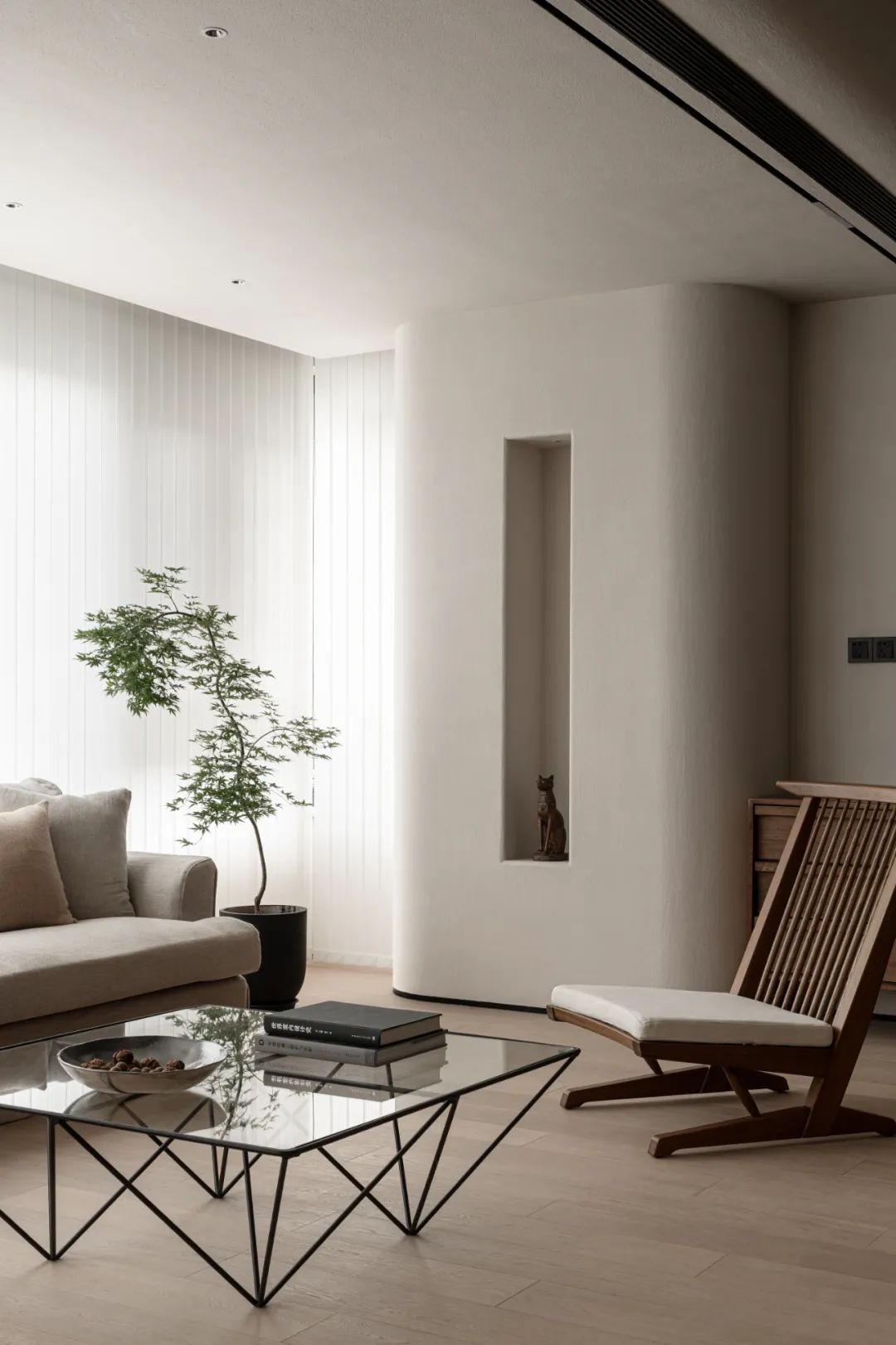 樸素用色大膽拆改丨健身房、衣帽間，他家“圓潤(rùn)”又全能