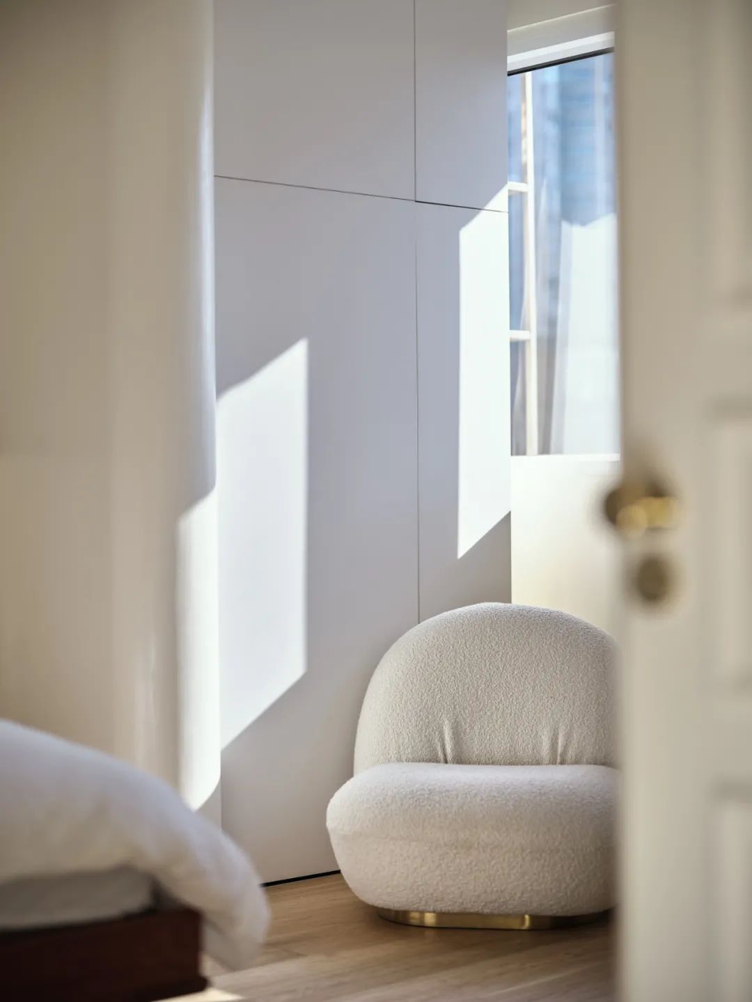 溫潤奶油風(fēng)~無用隔墻應(yīng)拆盡拆，宅家盡享“日月同輝”