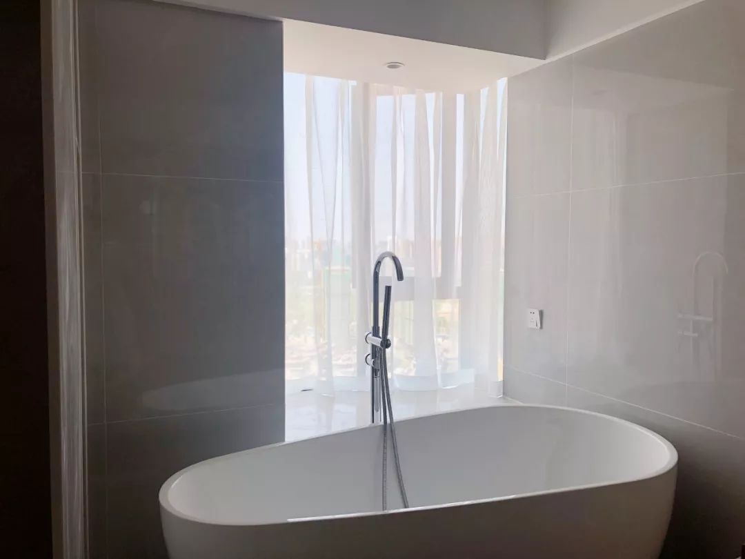 淡雅原木軟裝滿屋書香，東方審美里的別樣禪意煙火