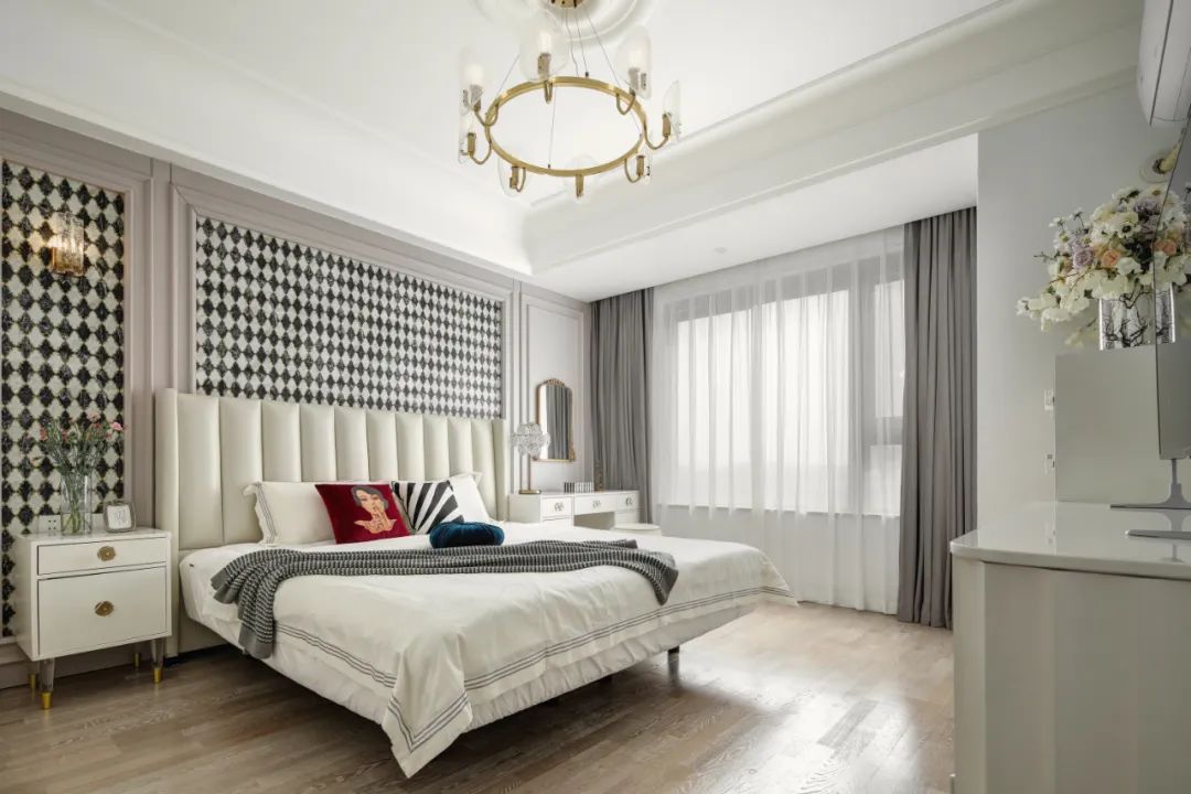 繁復裝飾也能和而不亂？看看她家，成全你的小資自由