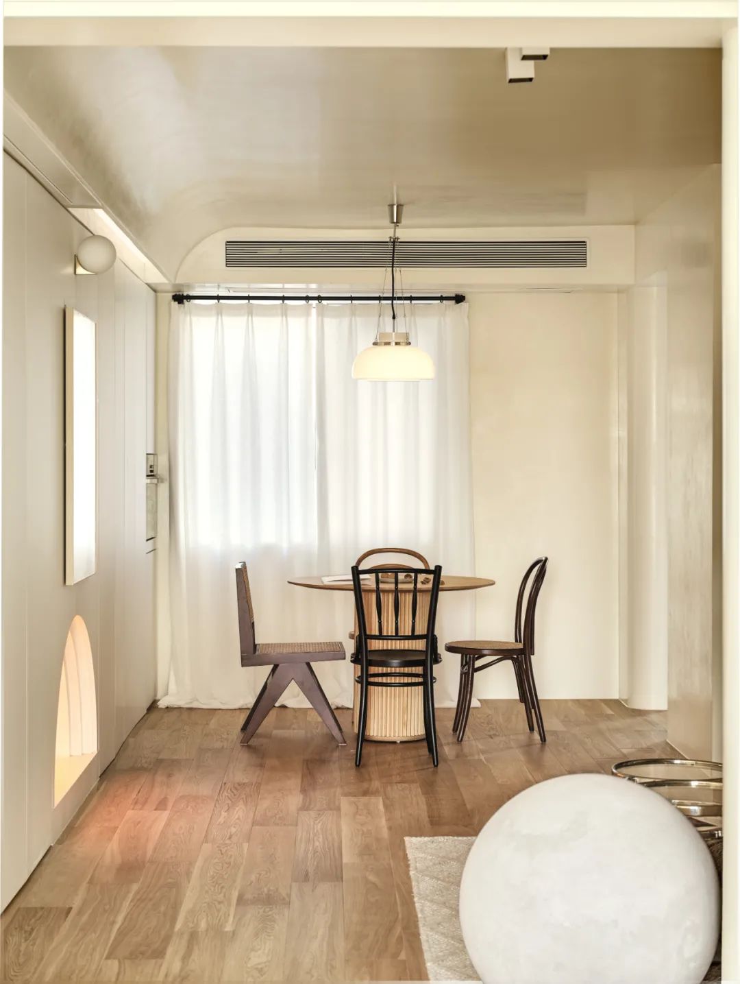 溫潤奶油風(fēng)~無用隔墻應(yīng)拆盡拆，宅家盡享“日月同輝”