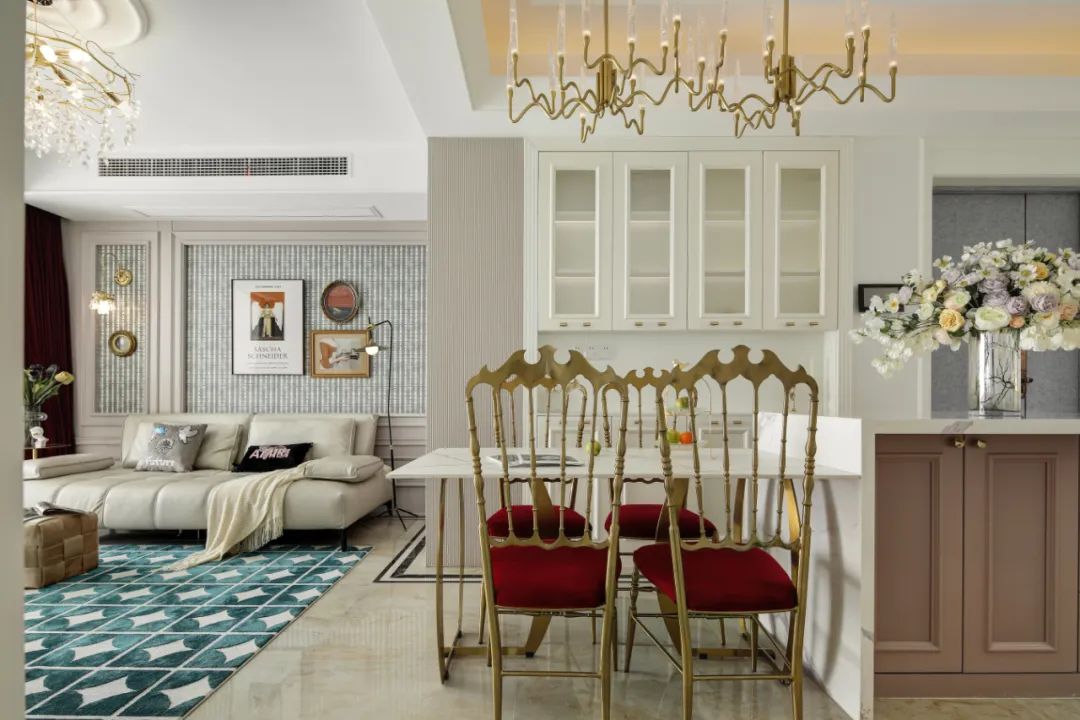 繁復裝飾也能和而不亂？看看她家，成全你的小資自由