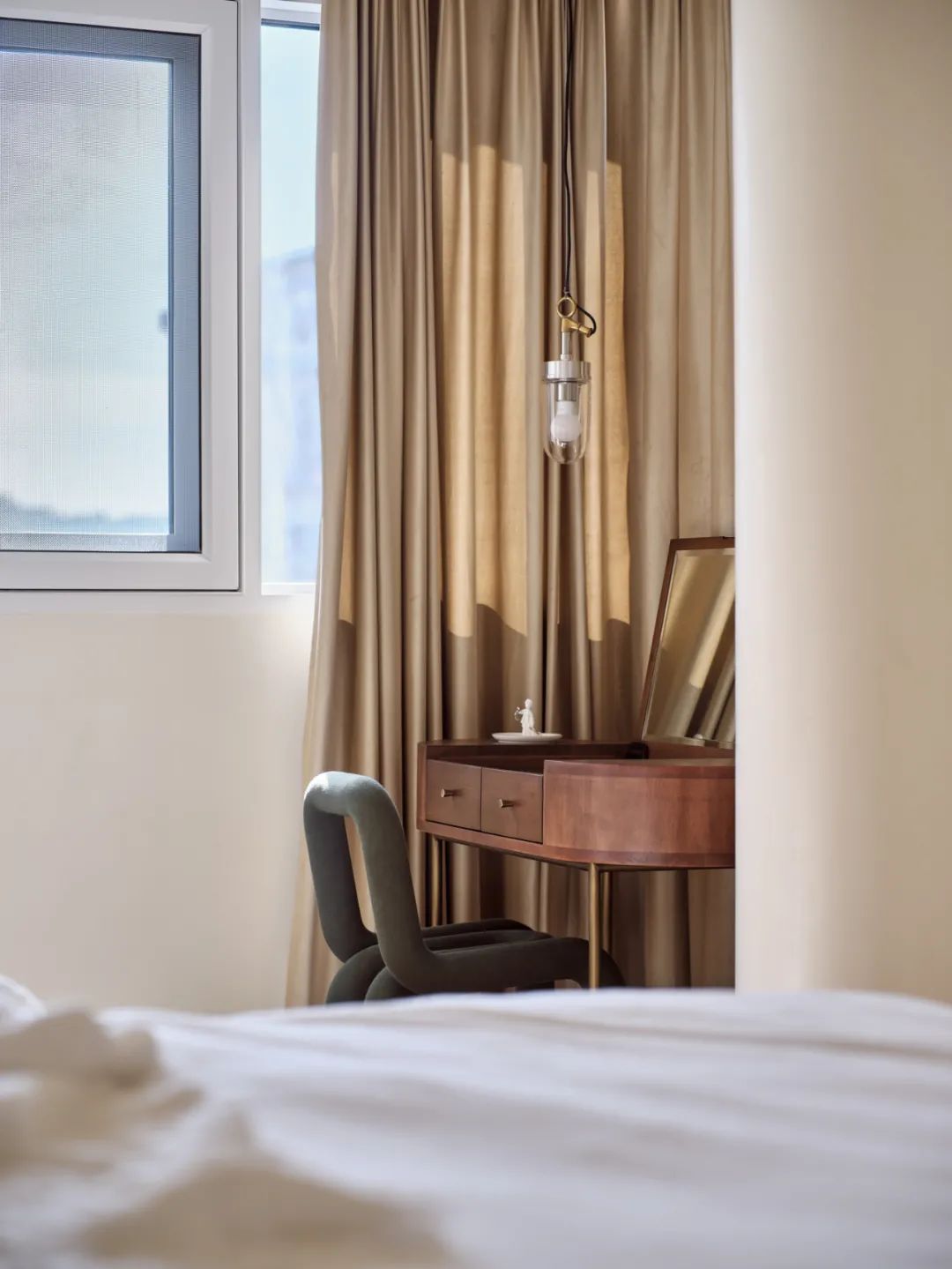 溫潤奶油風(fēng)~無用隔墻應(yīng)拆盡拆，宅家盡享“日月同輝”