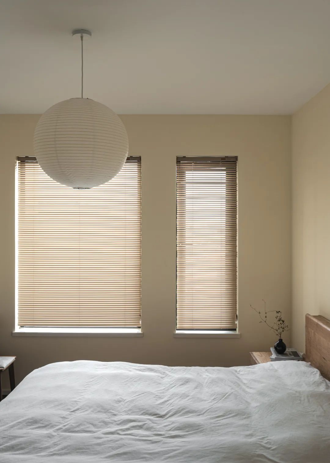 三代同堂居家新寵,原木家具配暖白硬裝,將溫馨進(jìn)行到底