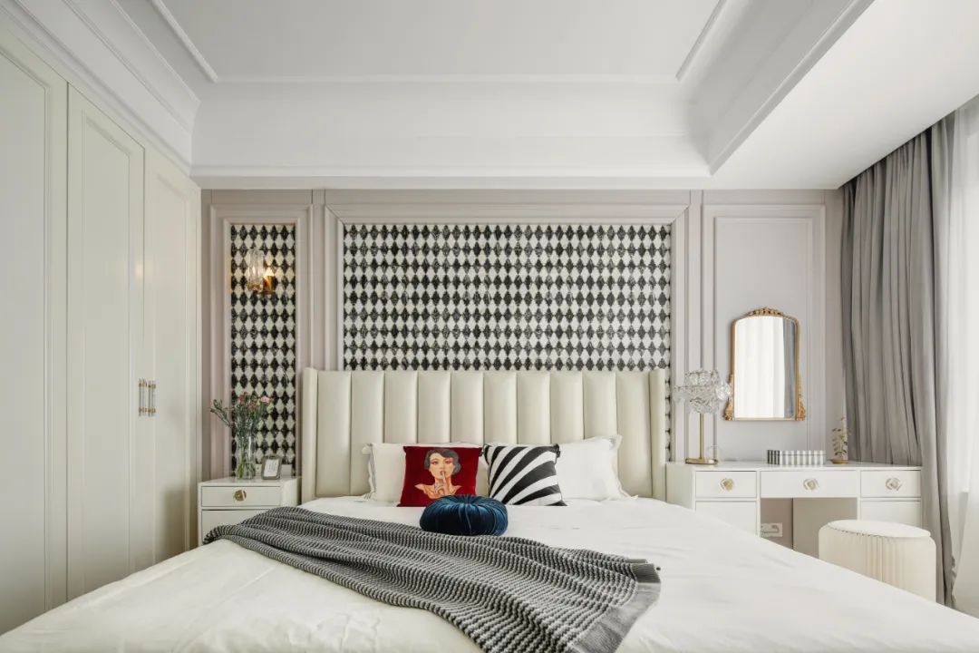 繁復裝飾也能和而不亂？看看她家，成全你的小資自由