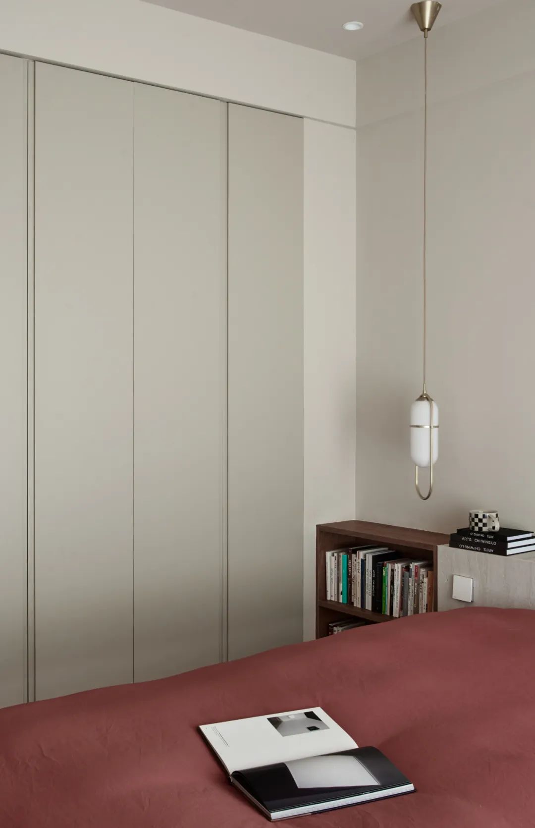 還在通刷大白墻?打破束縛的微水泥,中古家具的官宣底襯