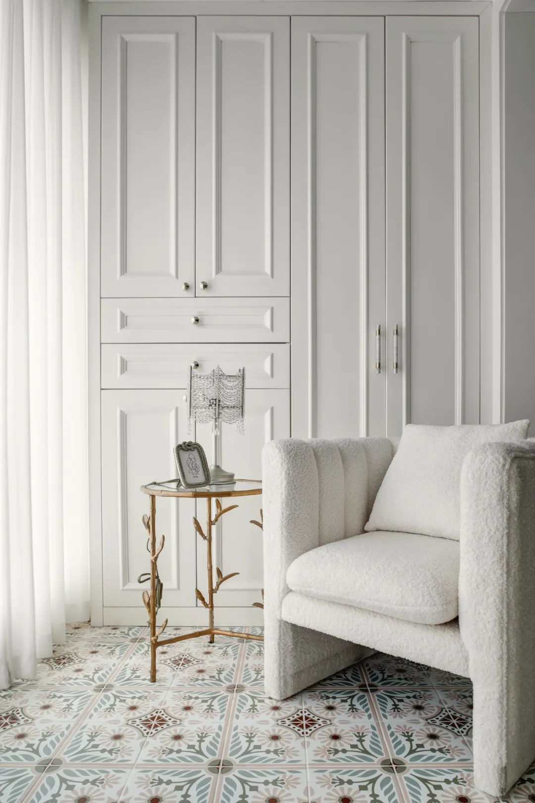 繁復裝飾也能和而不亂？看看她家，成全你的小資自由