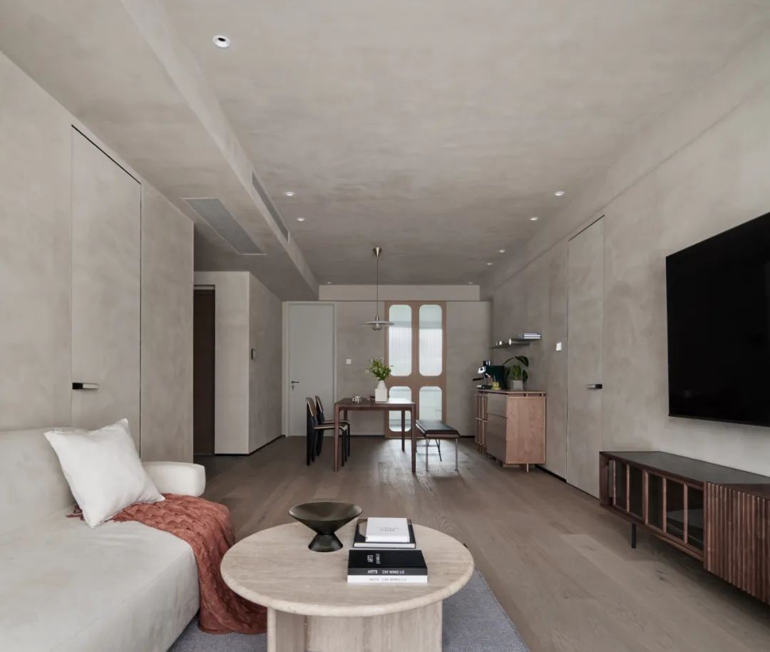 還在通刷大白墻？打破束縛的微水泥，中古家具的官宣底襯