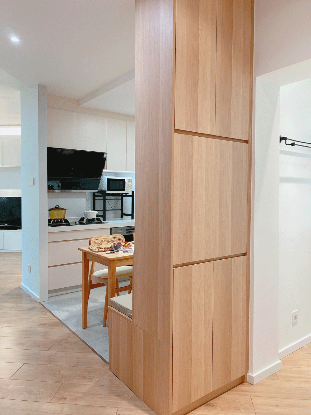 85㎡塞進多功能客廳，異戶型變成充滿巧思的北歐小家