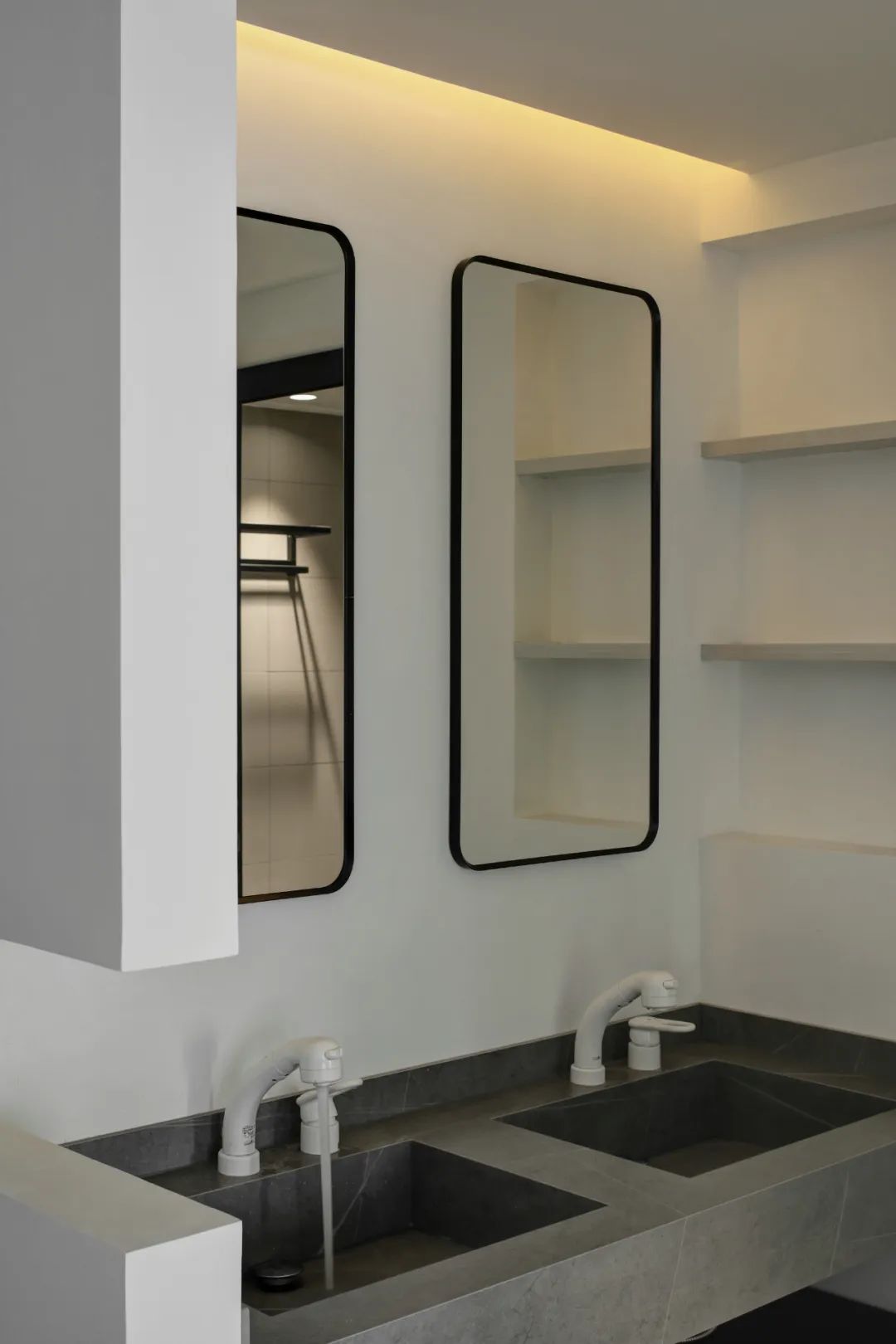 潮酷girl的“烏托邦”，暗黑系軟裝的低聲吟唱