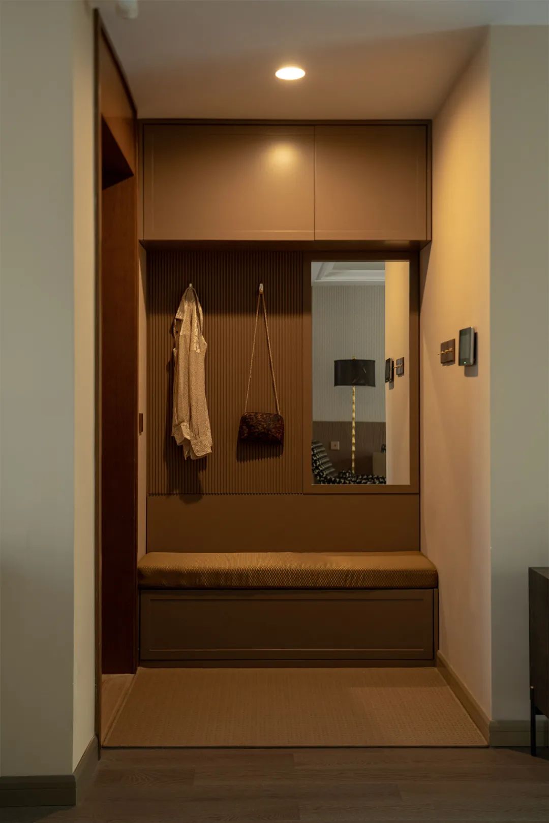 “方盒子里的平行宇宙”奶咖撞復(fù)古，時(shí)尚有深度