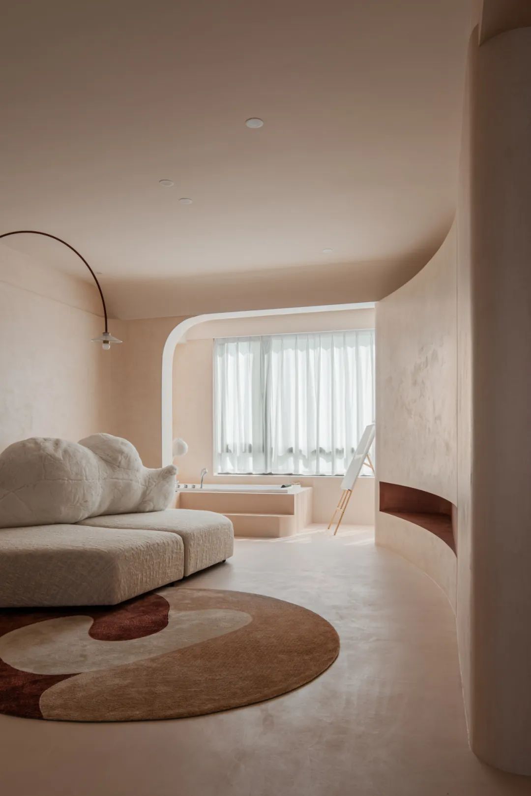 來一支草莓味的“冰激凌”，走進藝術總監的侘寂之家