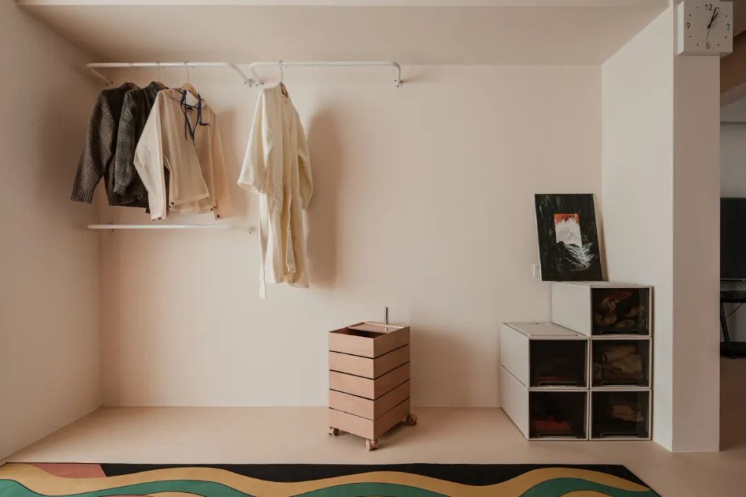 來一支草莓味的“冰激凌”，走進藝術總監的侘寂之家