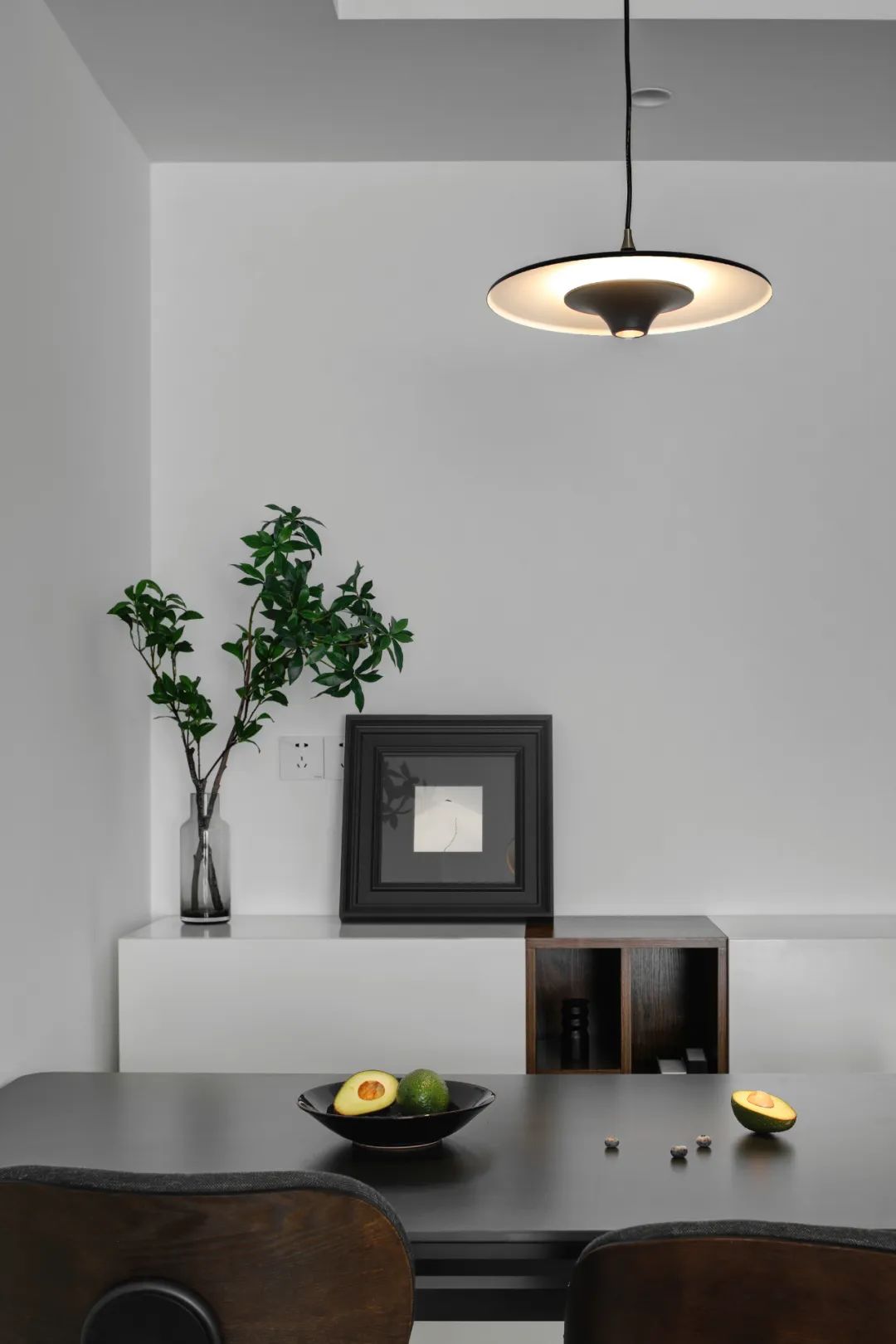 潮酷girl的“烏托邦”，暗黑系軟裝的低聲吟唱