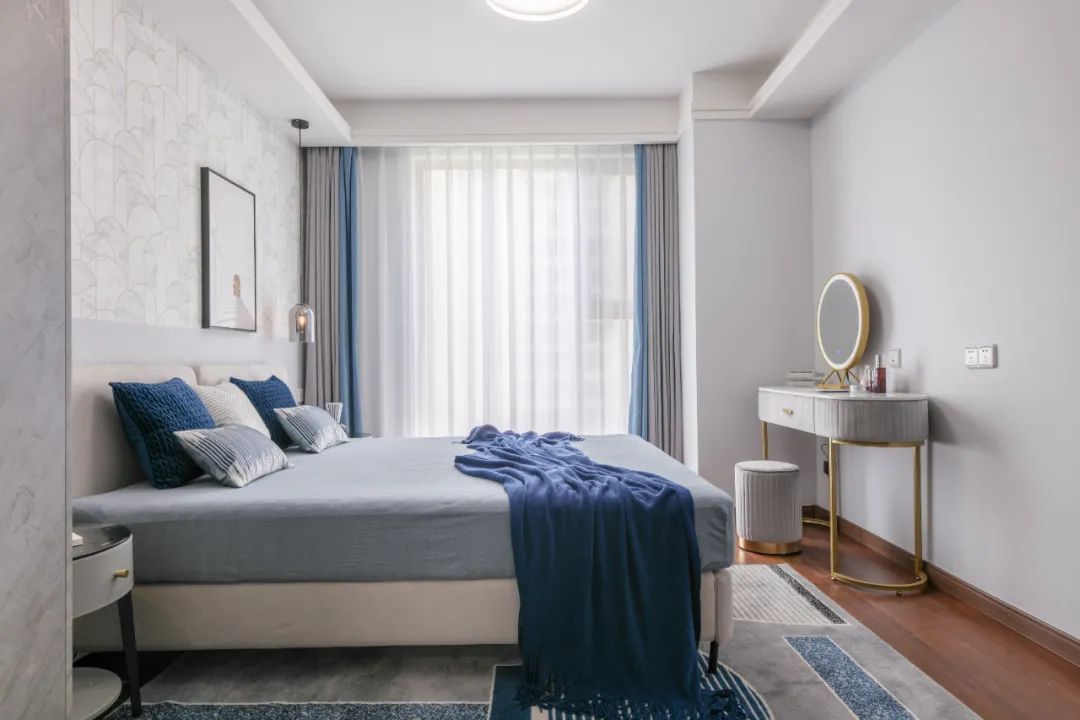 三口之家丨客餐廳一體＋超贊書架墻，滿滿精致感！