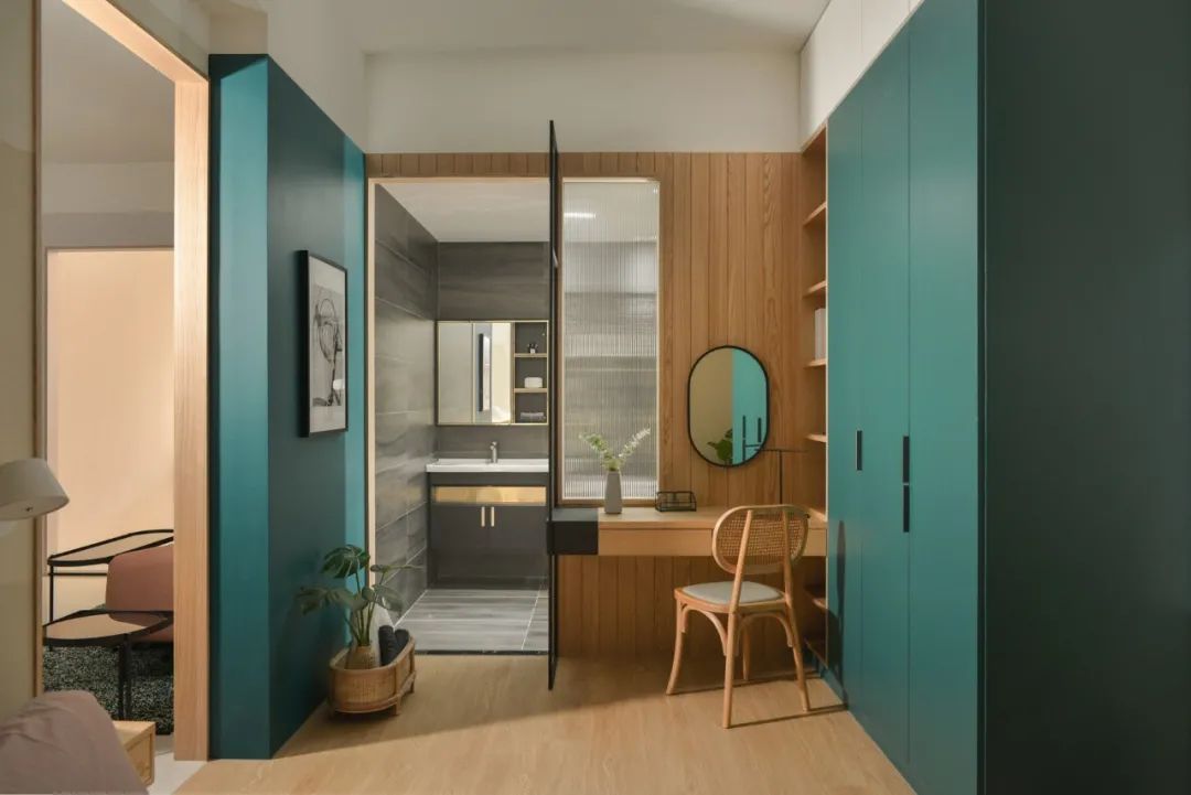 原木、鐵藝、莫蘭迪，美女律師住出獨(dú)居精彩