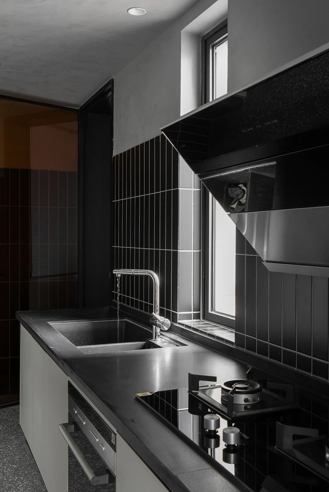 一家5口如何審美一致？他家刷成愛馬仕橙，房價都漲了