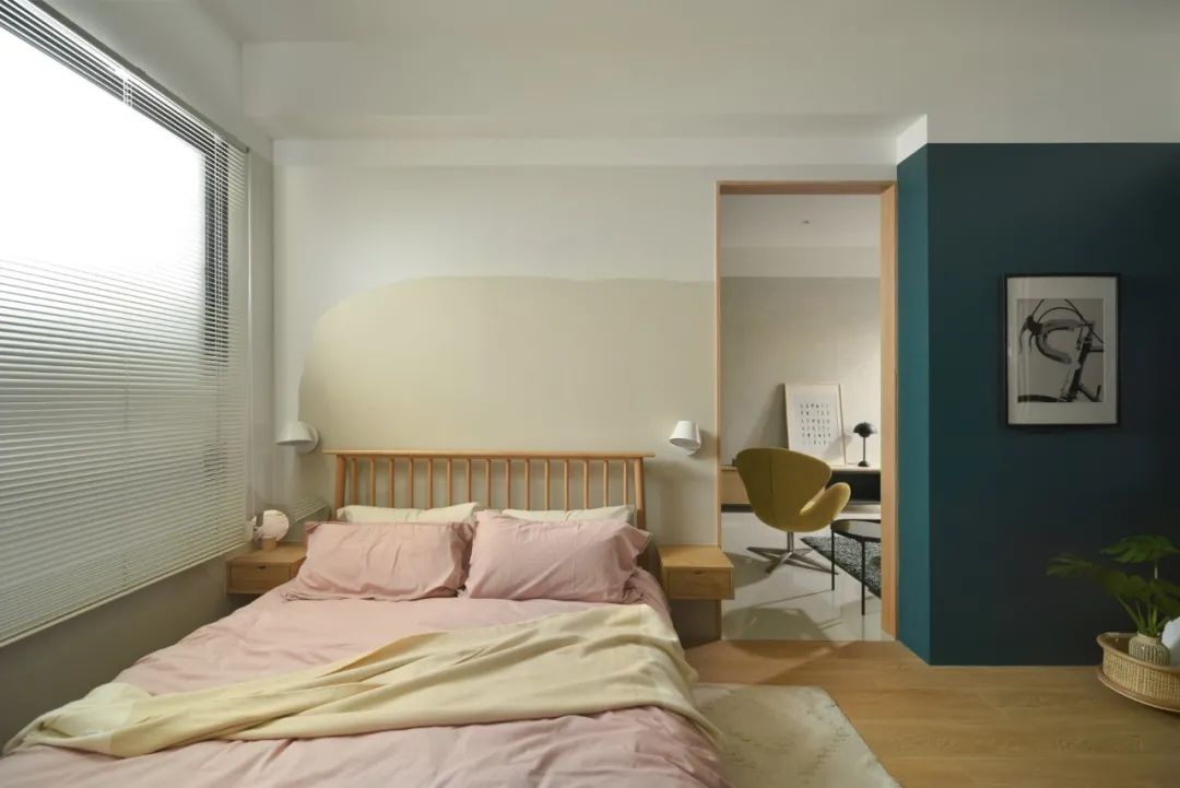 原木、鐵藝、莫蘭迪，美女律師住出獨(dú)居精彩