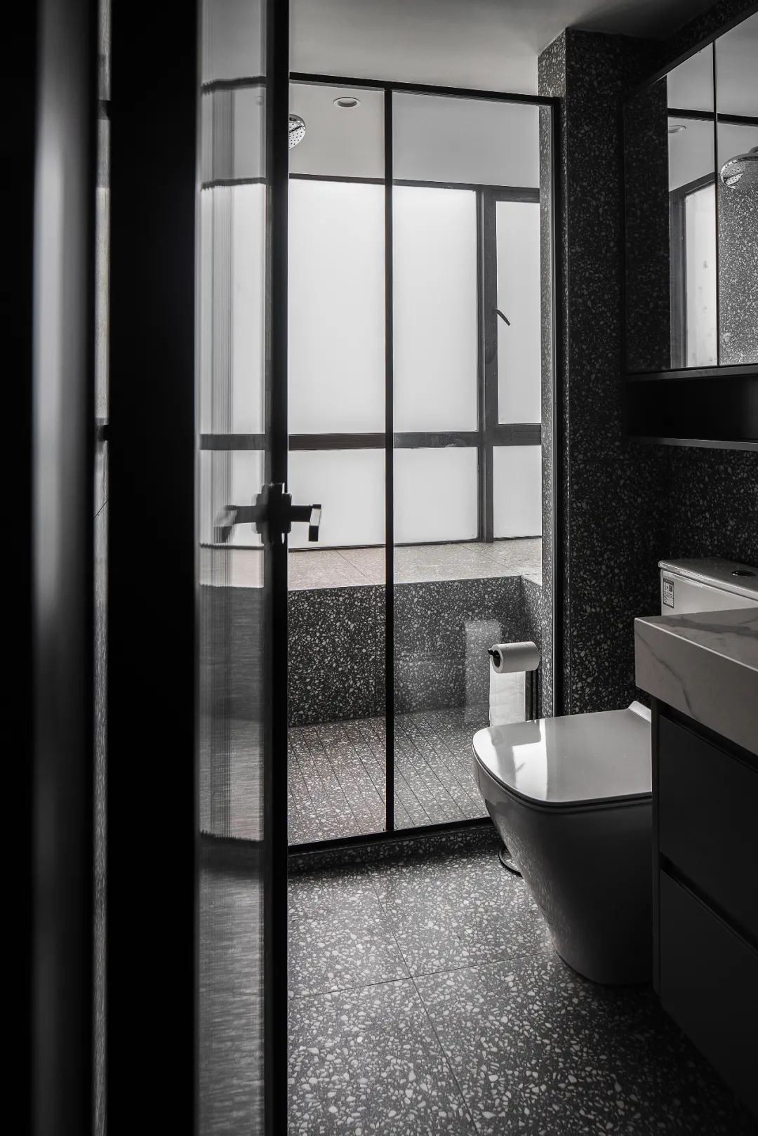 一家5口如何審美一致？他家刷成愛馬仕橙，房價都漲了