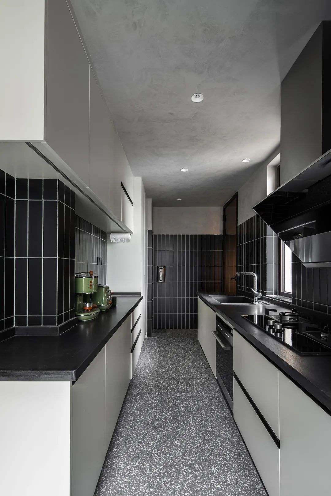 一家5口如何審美一致？他家刷成愛馬仕橙，房價都漲了