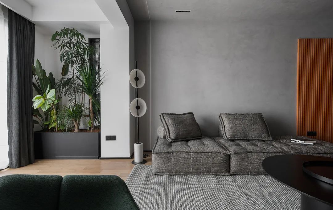 一家5口如何審美一致？他家刷成愛馬仕橙，房價都漲了