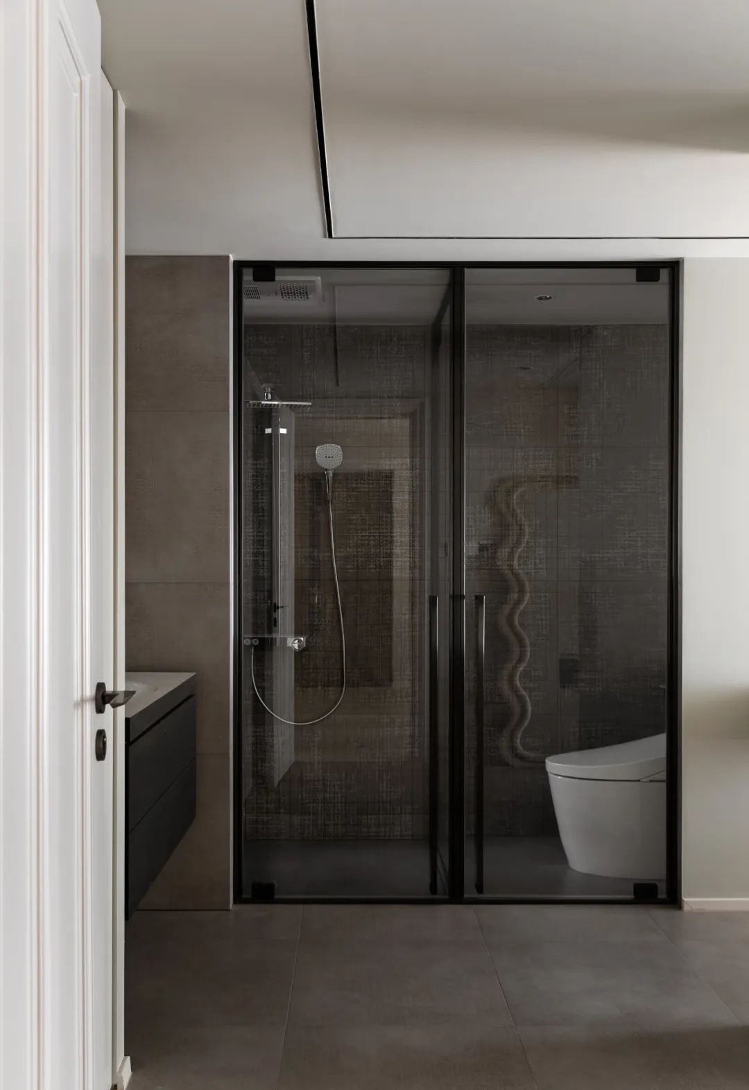 三代同堂坐擁中西式廚房+滑梯兒童房，看完我想住進去