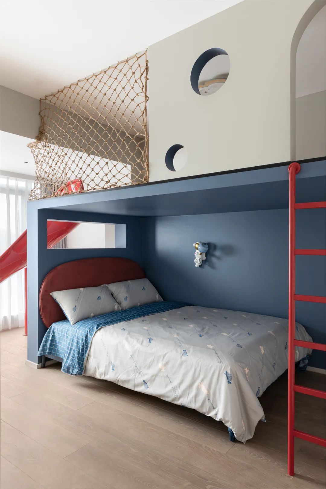 三代同堂坐擁中西式廚房+滑梯兒童房，看完我想住進去