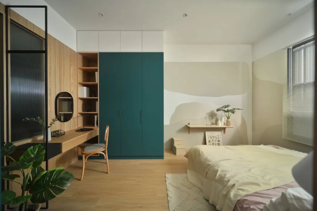 原木、鐵藝、莫蘭迪，美女律師住出獨(dú)居精彩