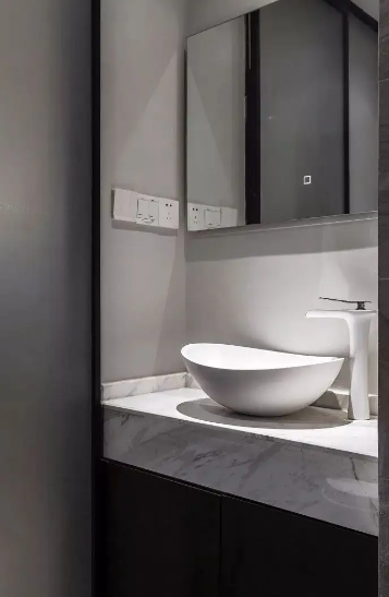 一家5口如何審美一致？他家刷成愛馬仕橙，房價都漲了