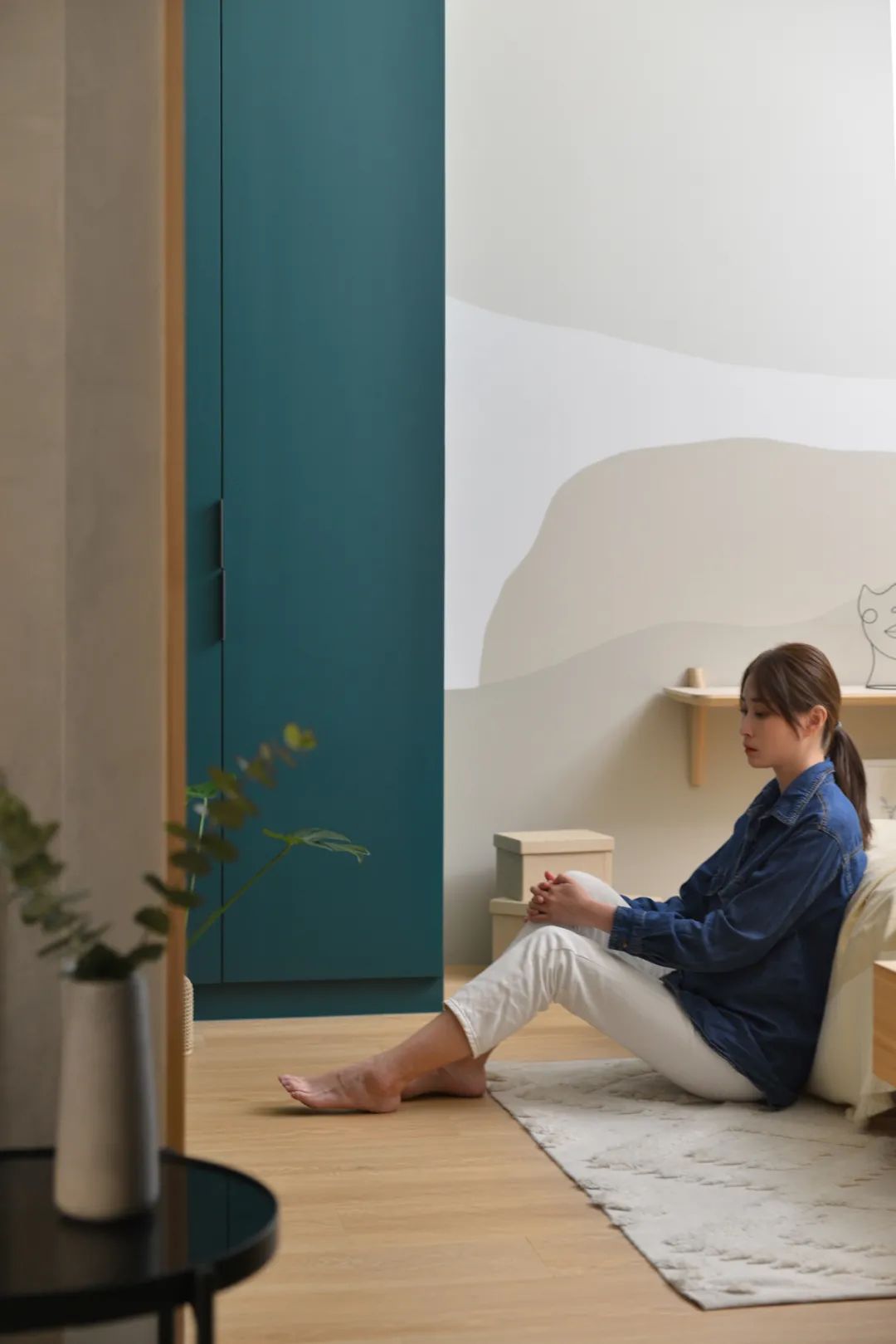 原木、鐵藝、莫蘭迪，美女律師住出獨(dú)居精彩