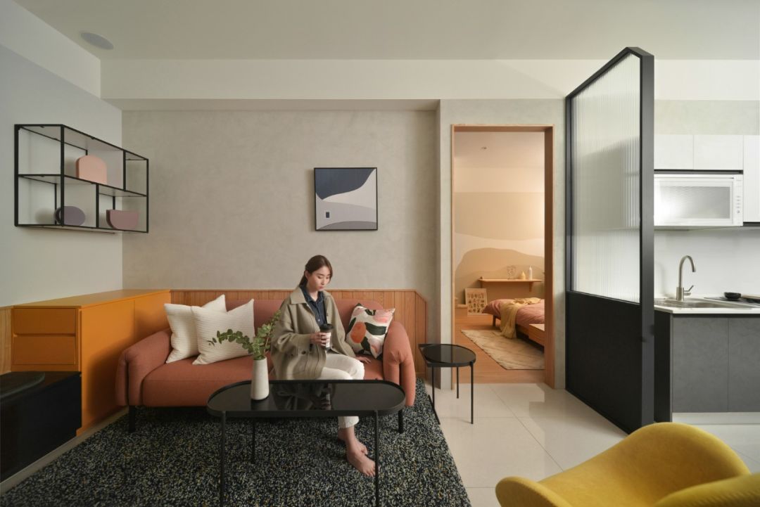 原木、鐵藝、莫蘭迪，美女律師住出獨(dú)居精彩