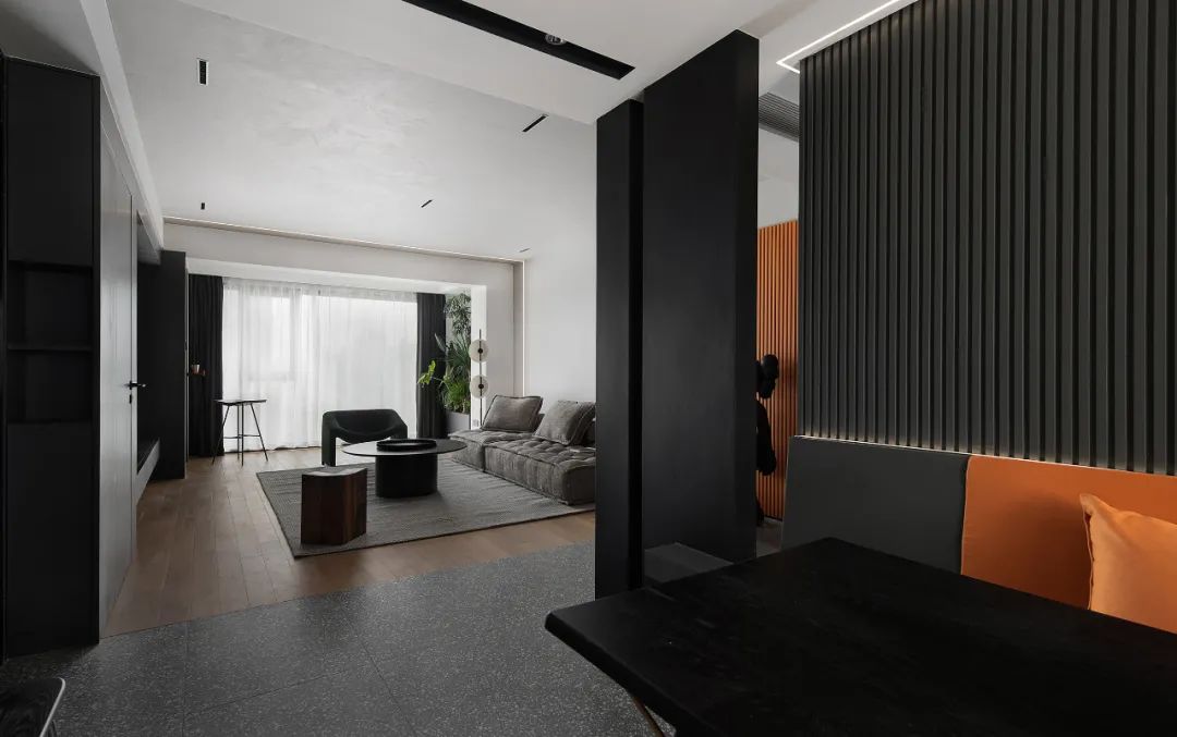 一家5口如何審美一致？他家刷成愛馬仕橙，房價都漲了