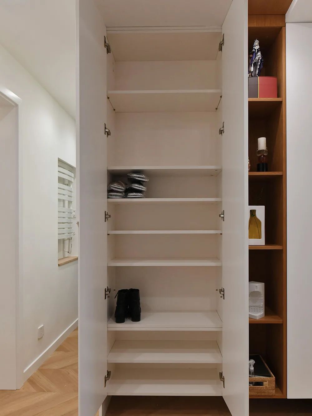 容下一家五口的小兩居,陽臺改成小餐廳,還有超多收納