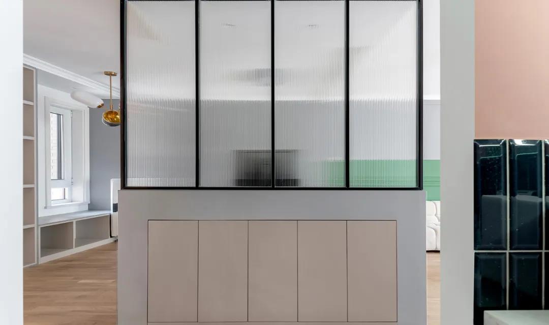 莫蘭迪色背景墻、廚房自帶落地窗...100㎡超治愈,快收藏