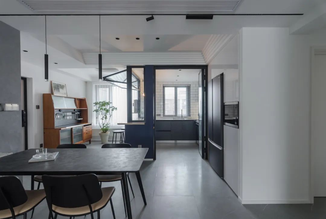 爸媽的晚年宜居宅丨玻璃廚房、吧臺、衣帽間，處處是驚喜