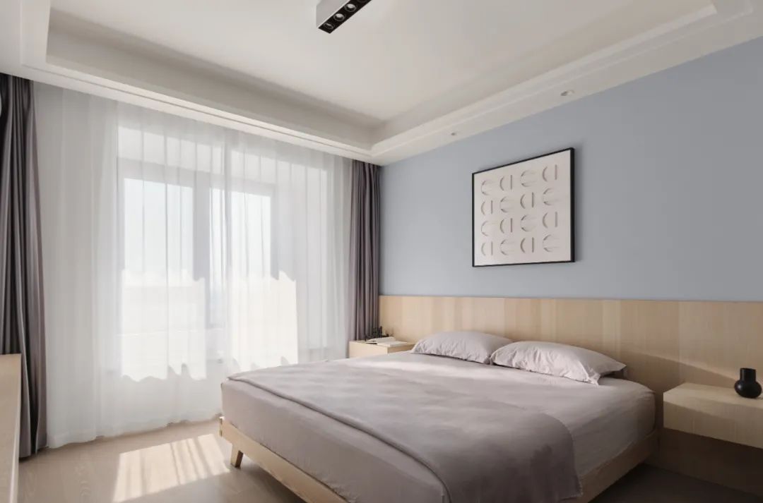 這套房子目前主要是我和老公兩個人住，三居對于未來的我們來說是剛需，希望舒適和簡約的同時不失溫馨與實用