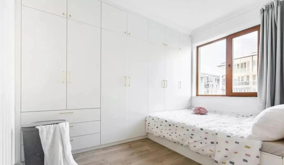 小兩口看婚房，男友嫌棄老破小，裝完后他傻眼了