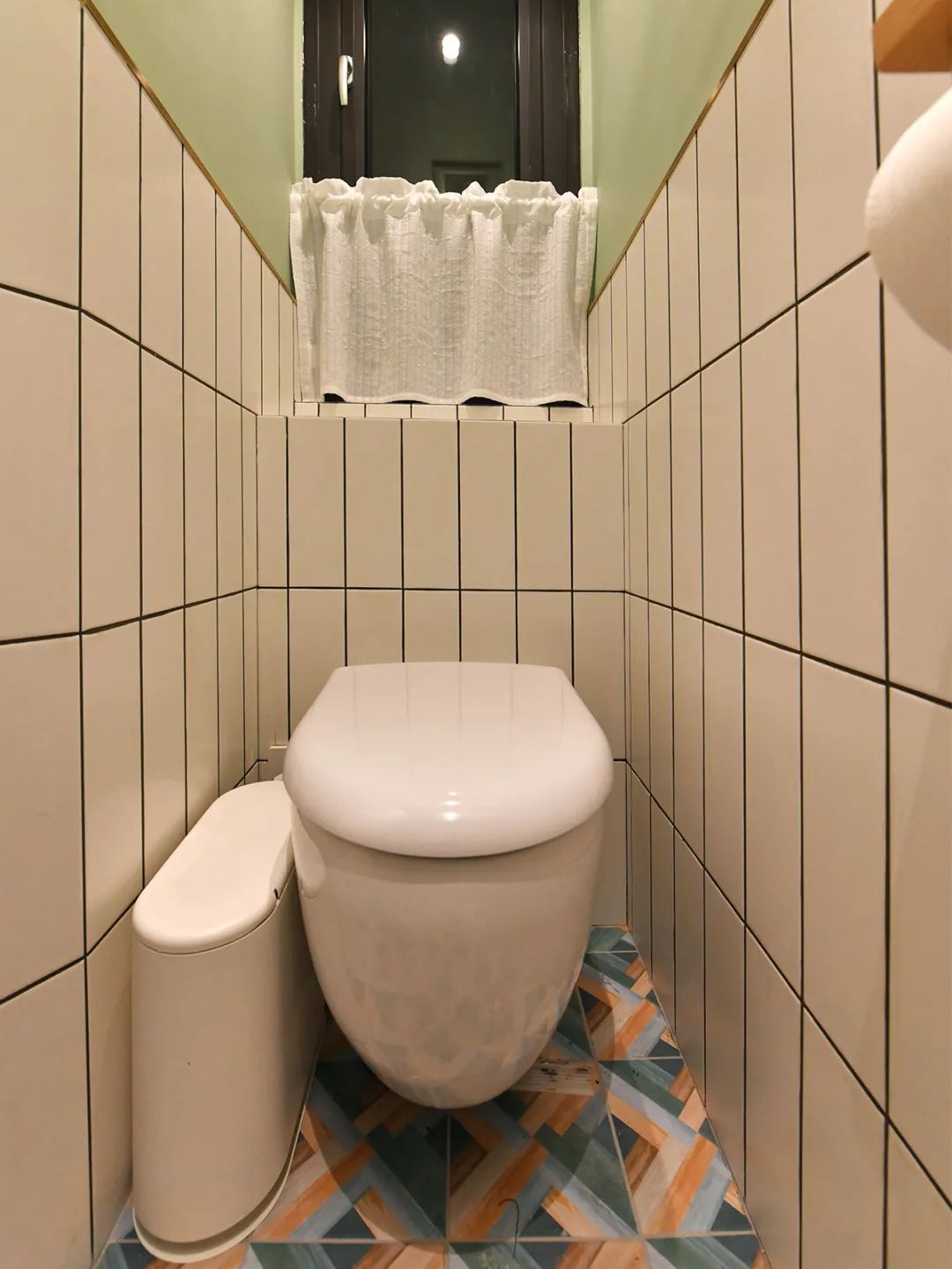 容下一家五口的小兩居，陽臺改成小餐廳，還有超多收納