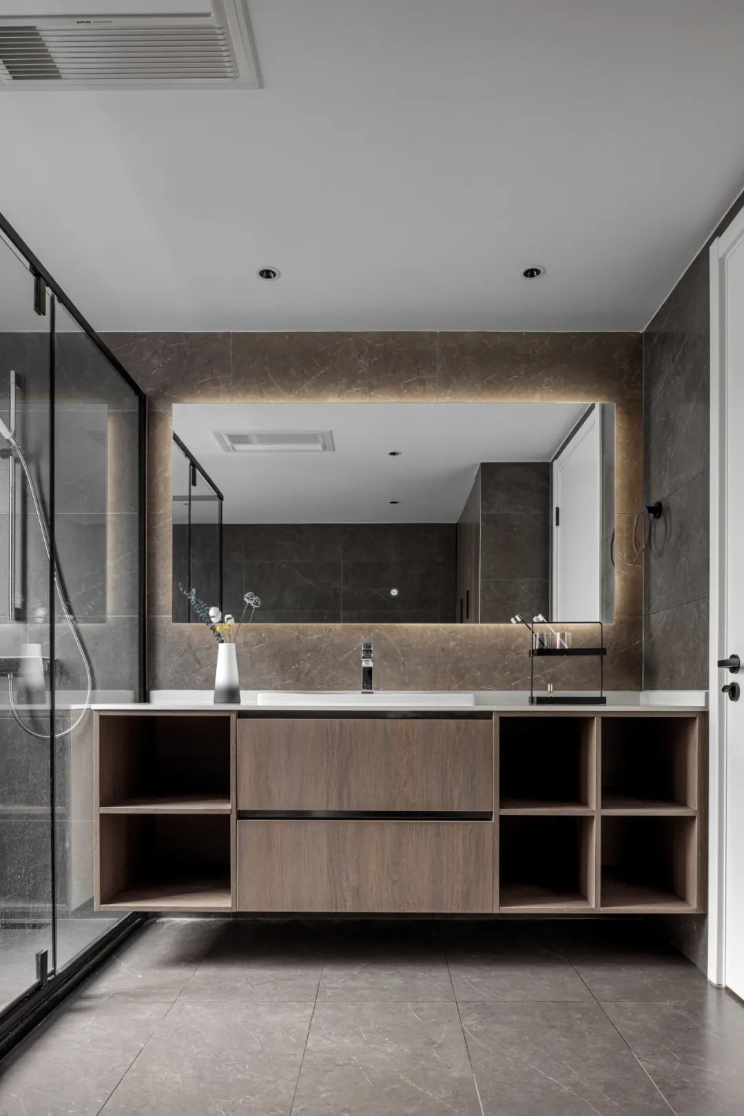 輕侘寂丨超大玄關，榻榻米陽臺，小資慢生活的靜謐空間