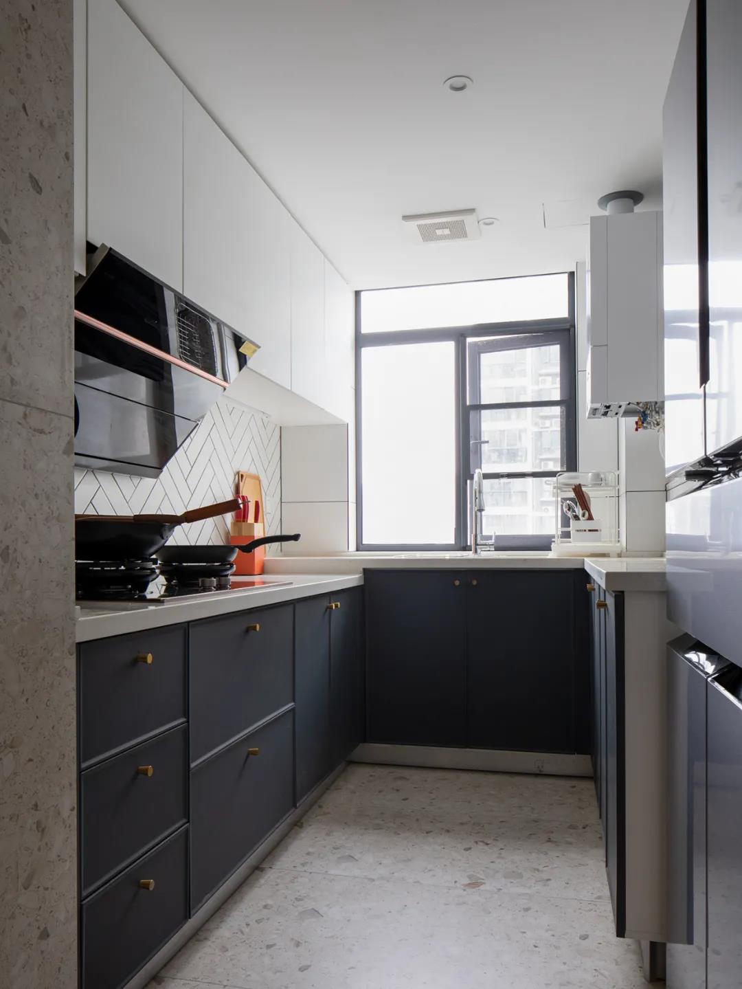 抗疫夫妻純凈生活！89㎡花15萬裝出“白日夢(mèng)想家”