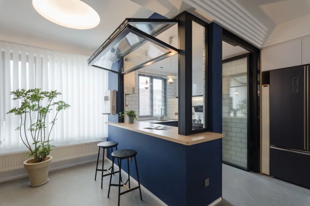 爸媽的晚年宜居宅丨玻璃廚房、吧臺、衣帽間，處處是驚喜