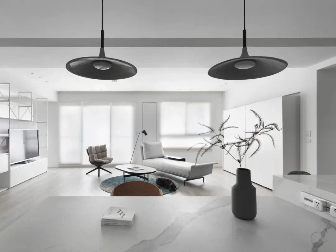 90后律師的“白富美”家，黑白灰變奏曲，美到DNA都動了