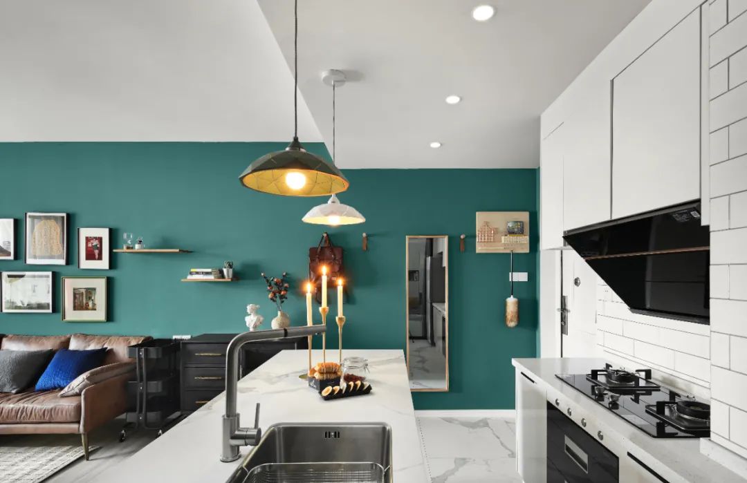 小戶型低成本大改造，00后咖啡師教你玩轉(zhuǎn)復(fù)古色調(diào)